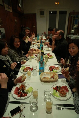 20150207u8b66u5bdfu8207u9ed1u9053u7684u5e97u665au991017.jpg - u9189u98f2u5357u6cd5