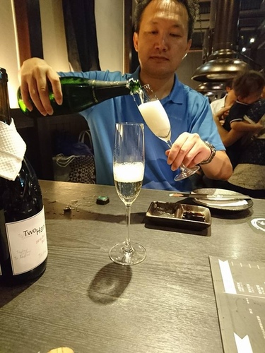 20161015燃二店和牛配紅酒 (2).jpg - 2016年品酒誌