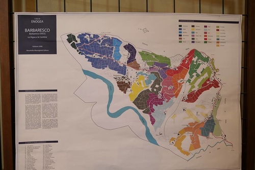 20170708 賣酒教堂前午餐 (8).jpg - 2017醉飲法義