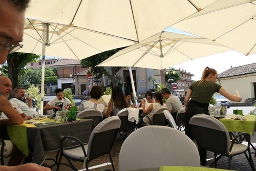 20170708 賣酒教堂前午餐 (12).jpg - 2017醉飲法義