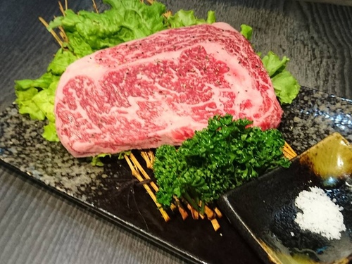 20161015燃二店和牛配紅酒 (27).jpg - 2016年品酒誌