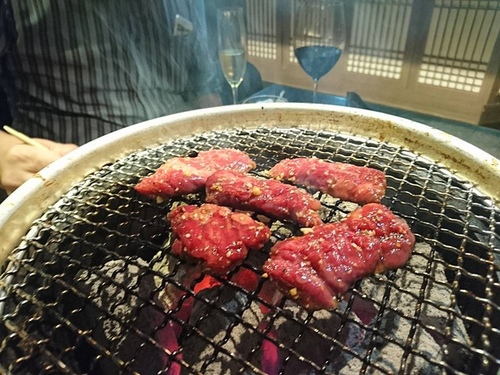 20161015燃二店和牛配紅酒 (32).jpg - 2016年品酒誌