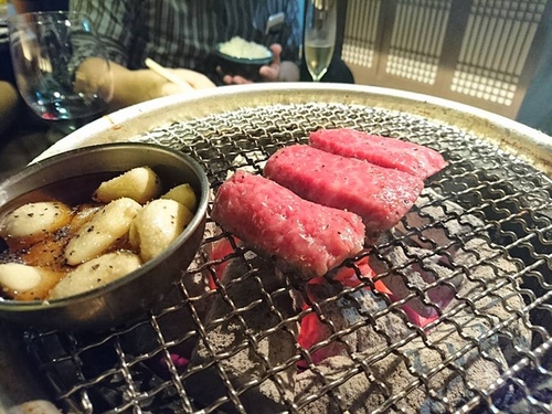 20161015燃二店和牛配紅酒 (16).jpg - 2016年品酒誌